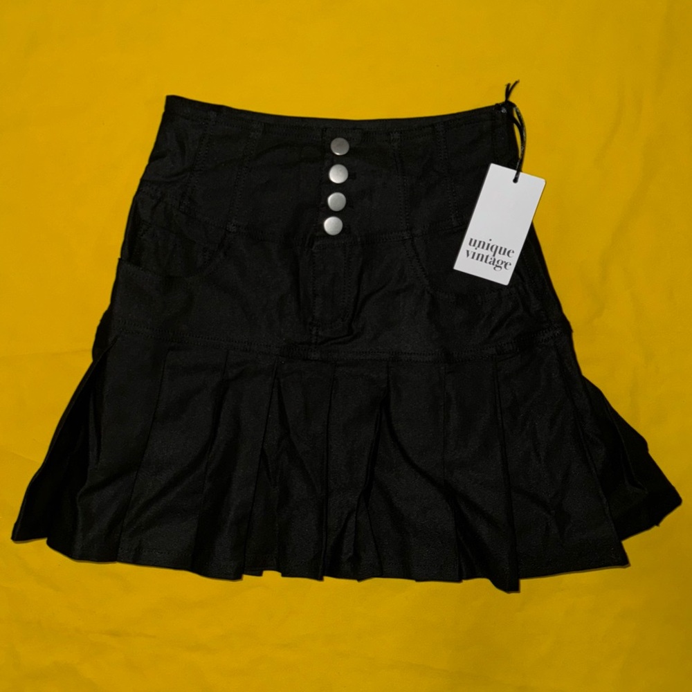 Unique vintage front fly pleated skirt